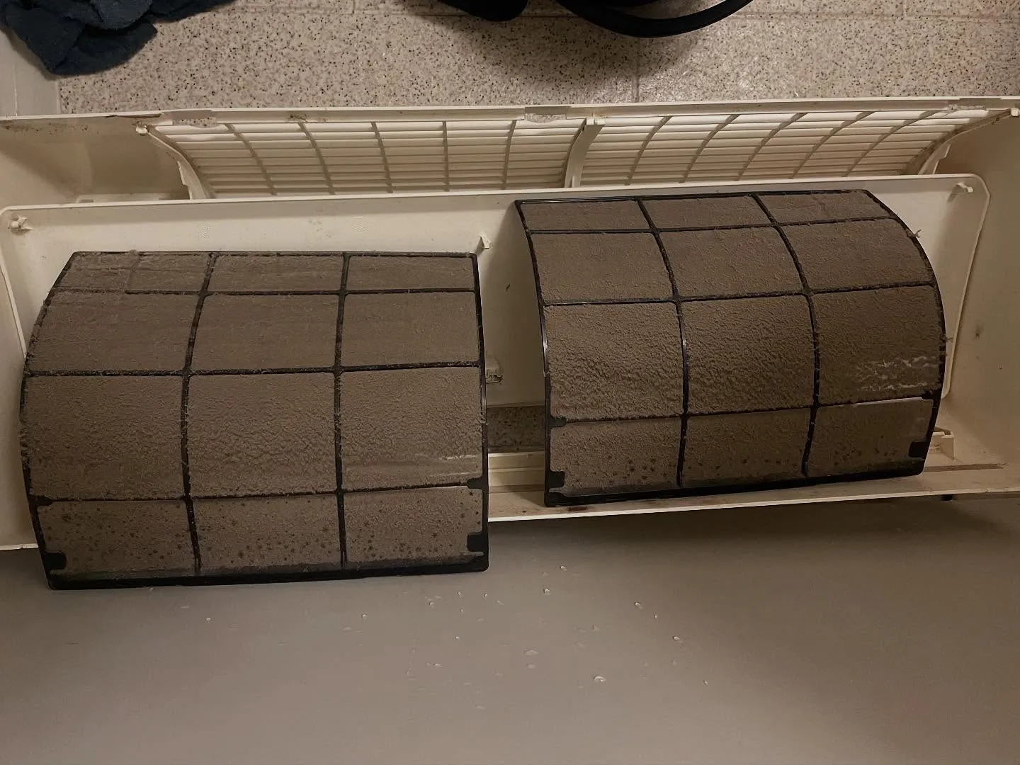 本日もエアコンクリーニングをさせて頂きました。