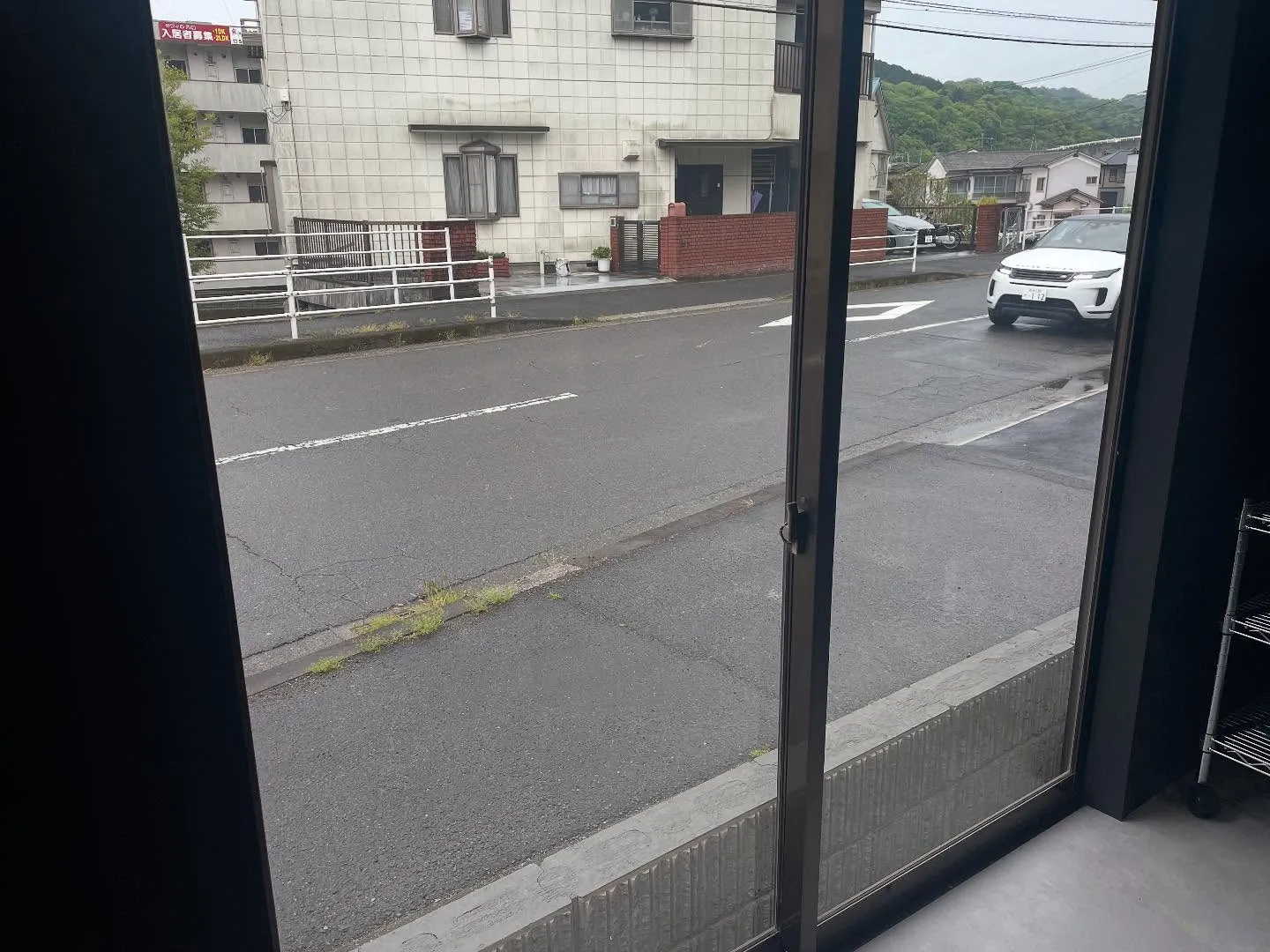 本日はお客様の要望により、目隠しフィルムを貼らせて頂きました...