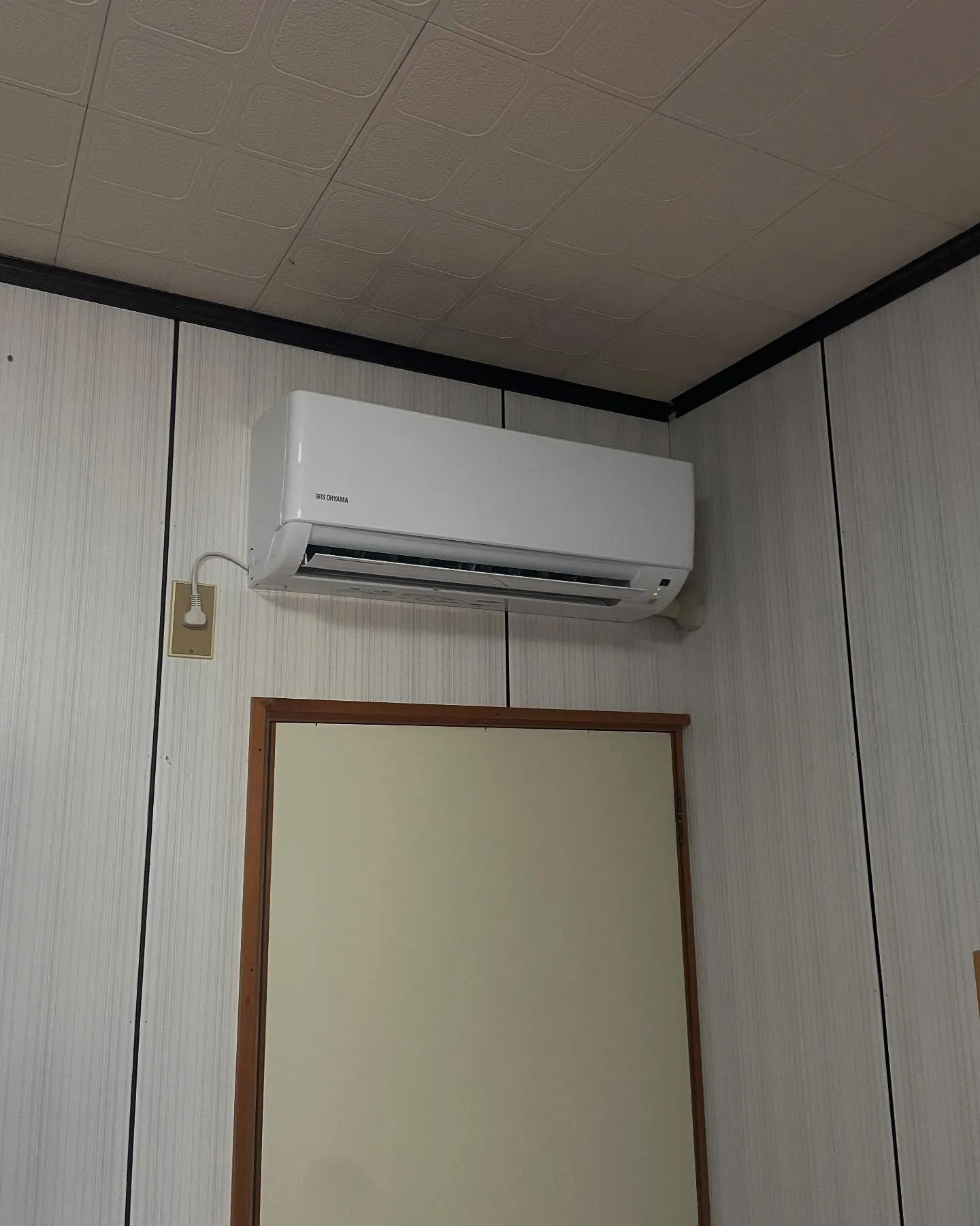 本日はエアコンの取付をさせて頂きました。