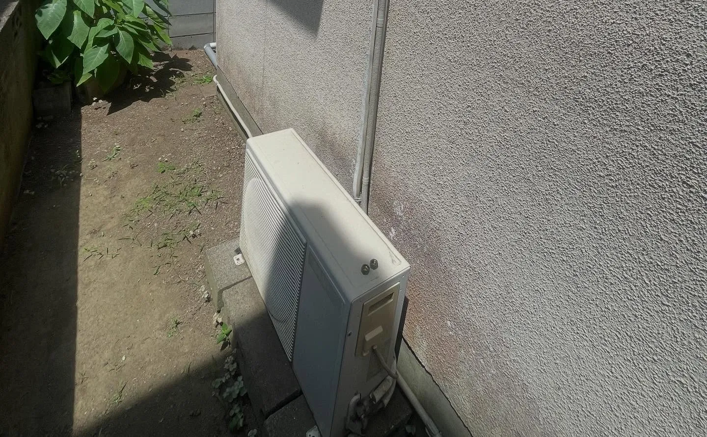 本日は知り合いから、『エアコン買ったけんつけちょくれ』っち言...