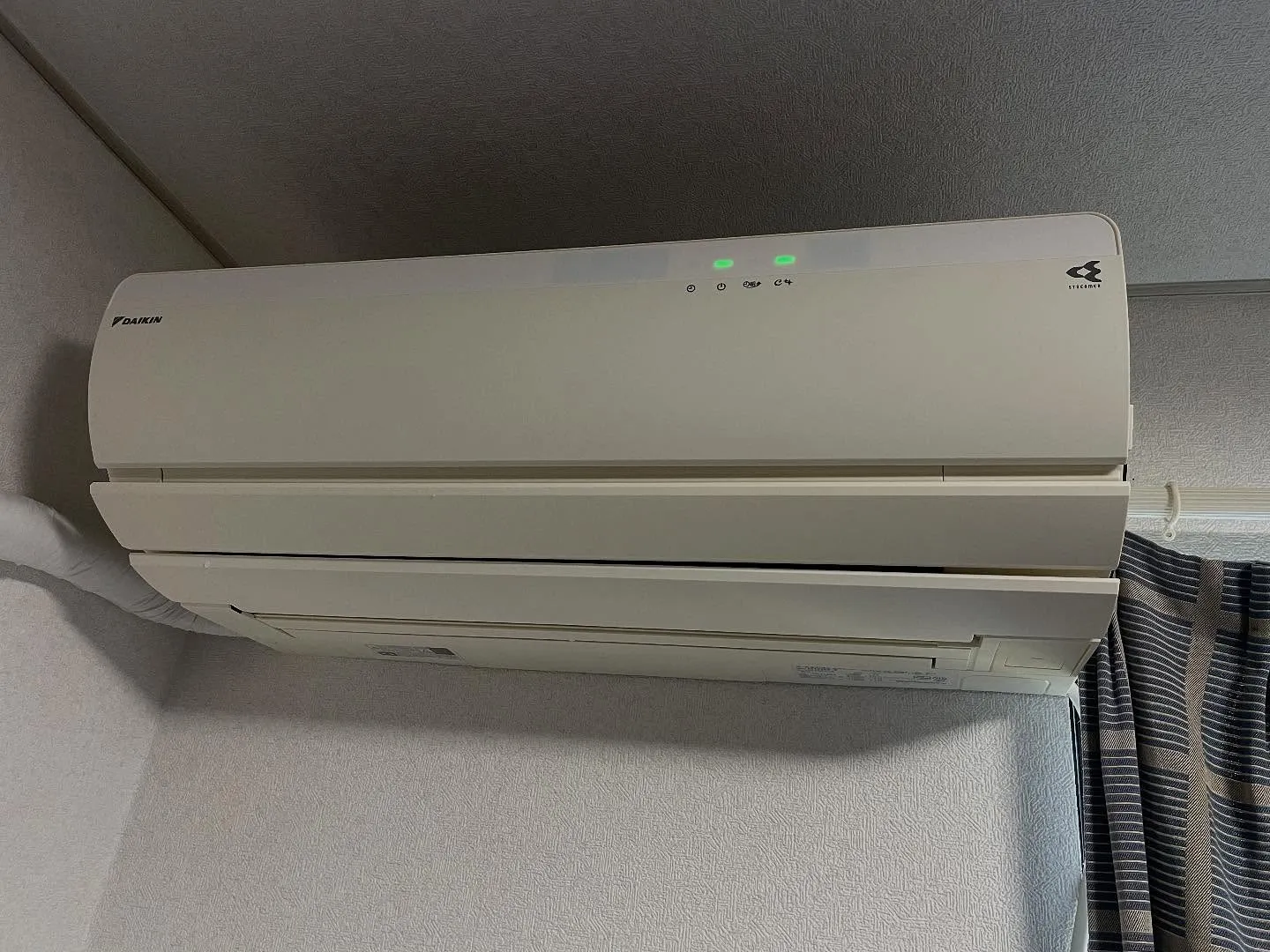 本日も東芝お掃除付きエアコンをクリーニングさせて頂きました。