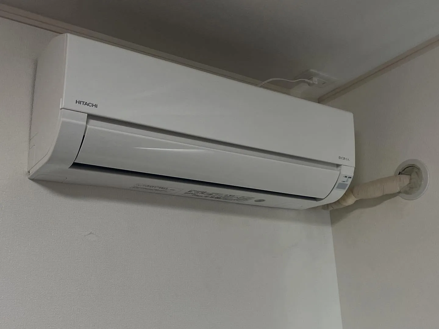 本日もエアコンクリーニングをお掃除付きのエアコンを4台ほどク...