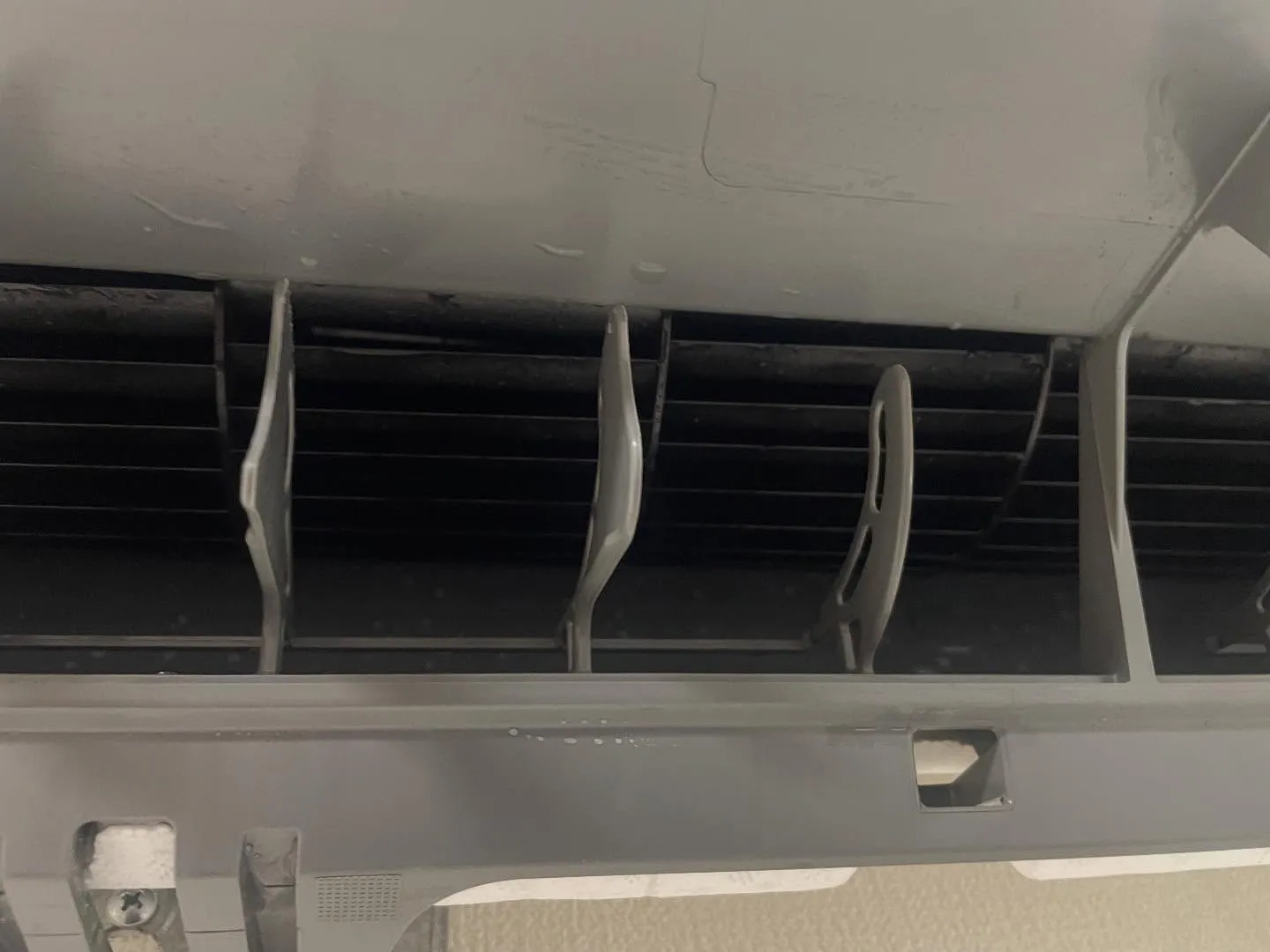 本日もエアコンクリーニングをお掃除付きのエアコンを4台ほどク...