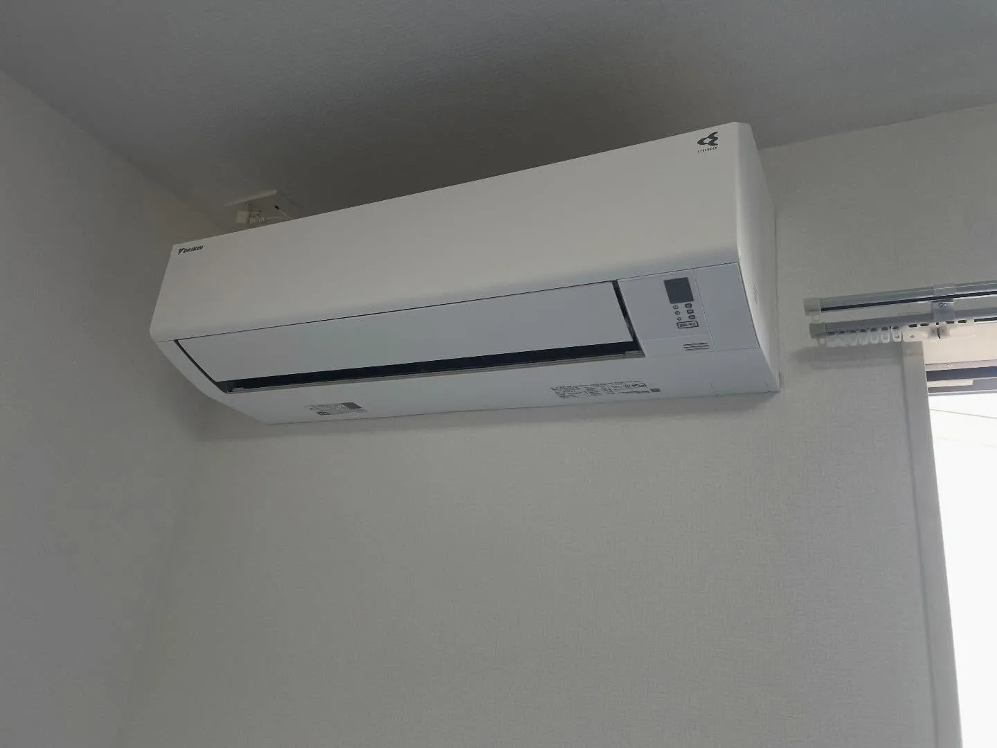 本日は新築の家にエアコンを3台取付させて頂きました😆