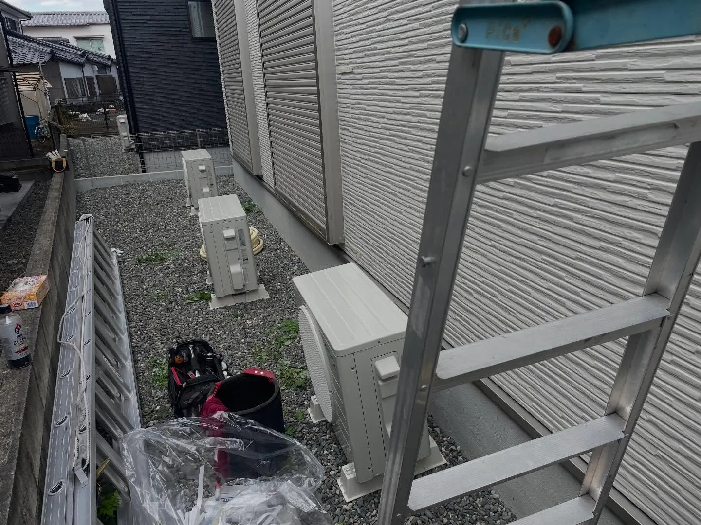 本日は新築の家にエアコンを3台取付させて頂きました😆