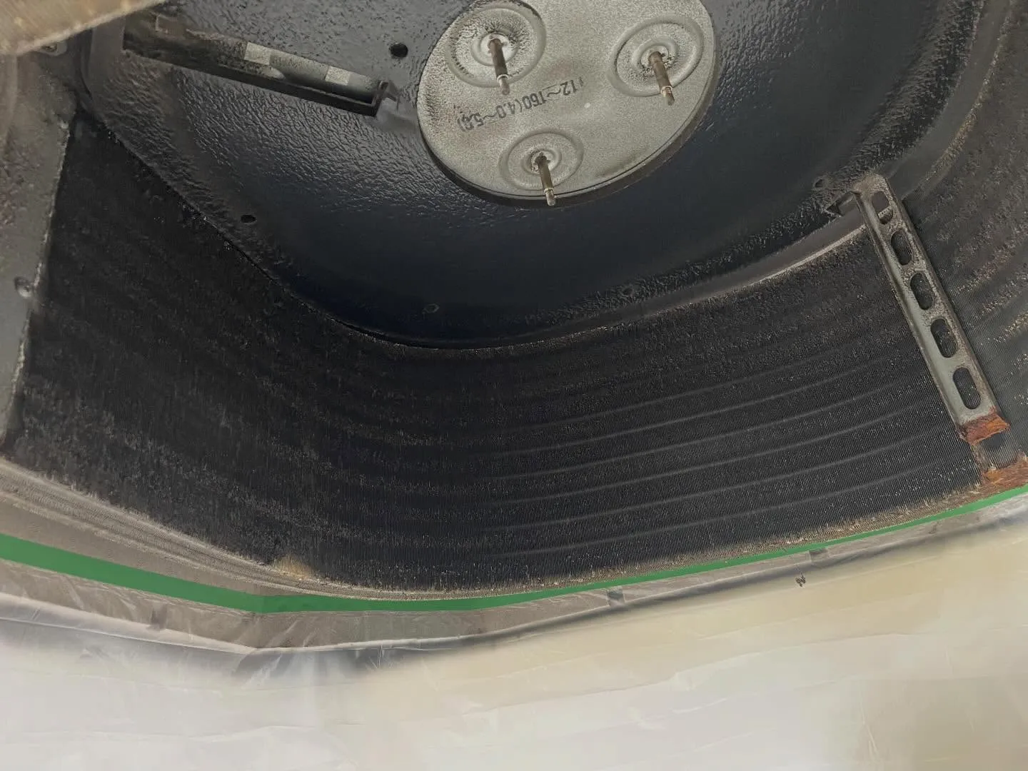 本日も業務用天井埋込4方向のクリーニングをさせて頂きました。