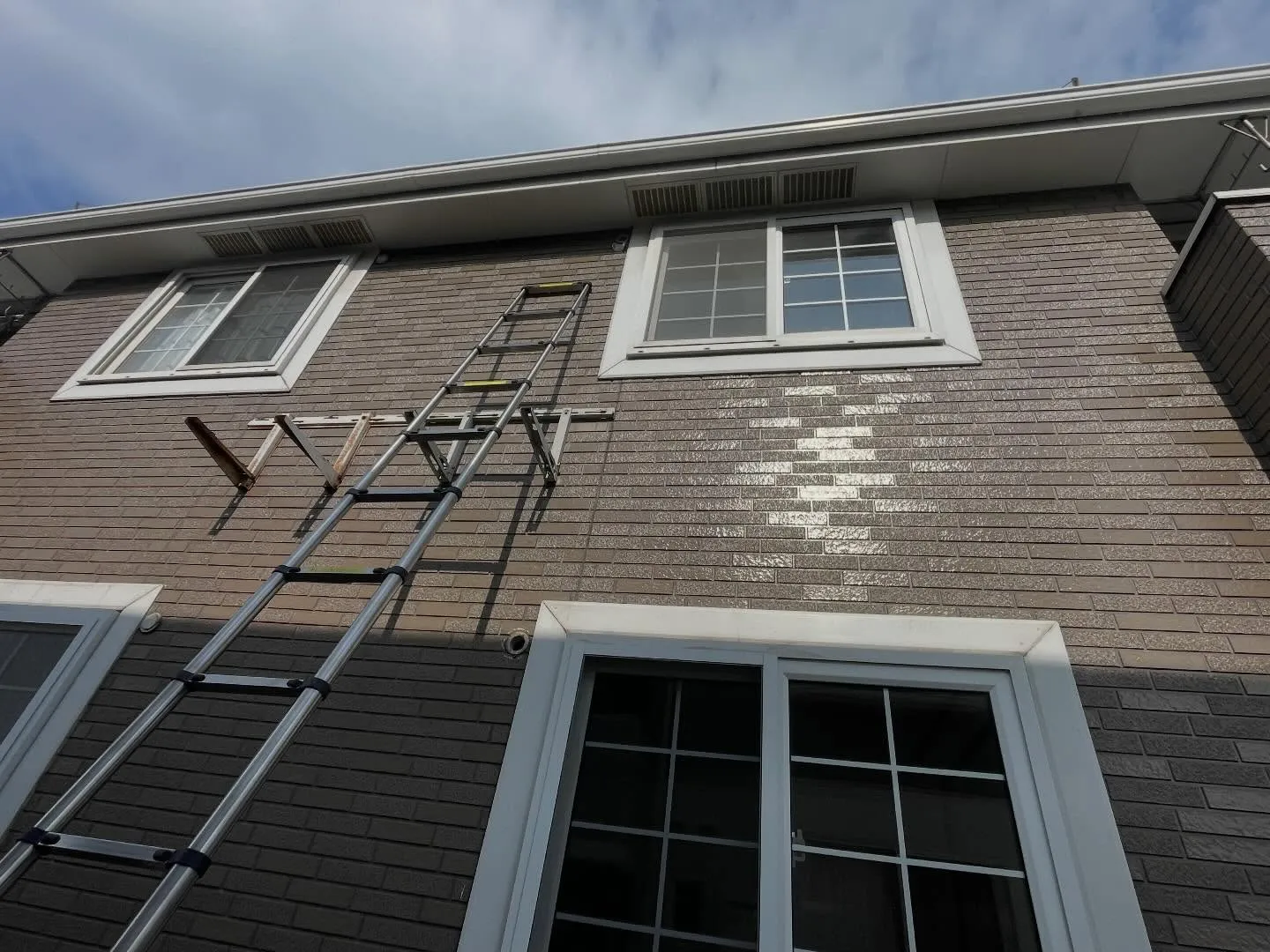 本日もエアコンの取付をさせて頂きました😊