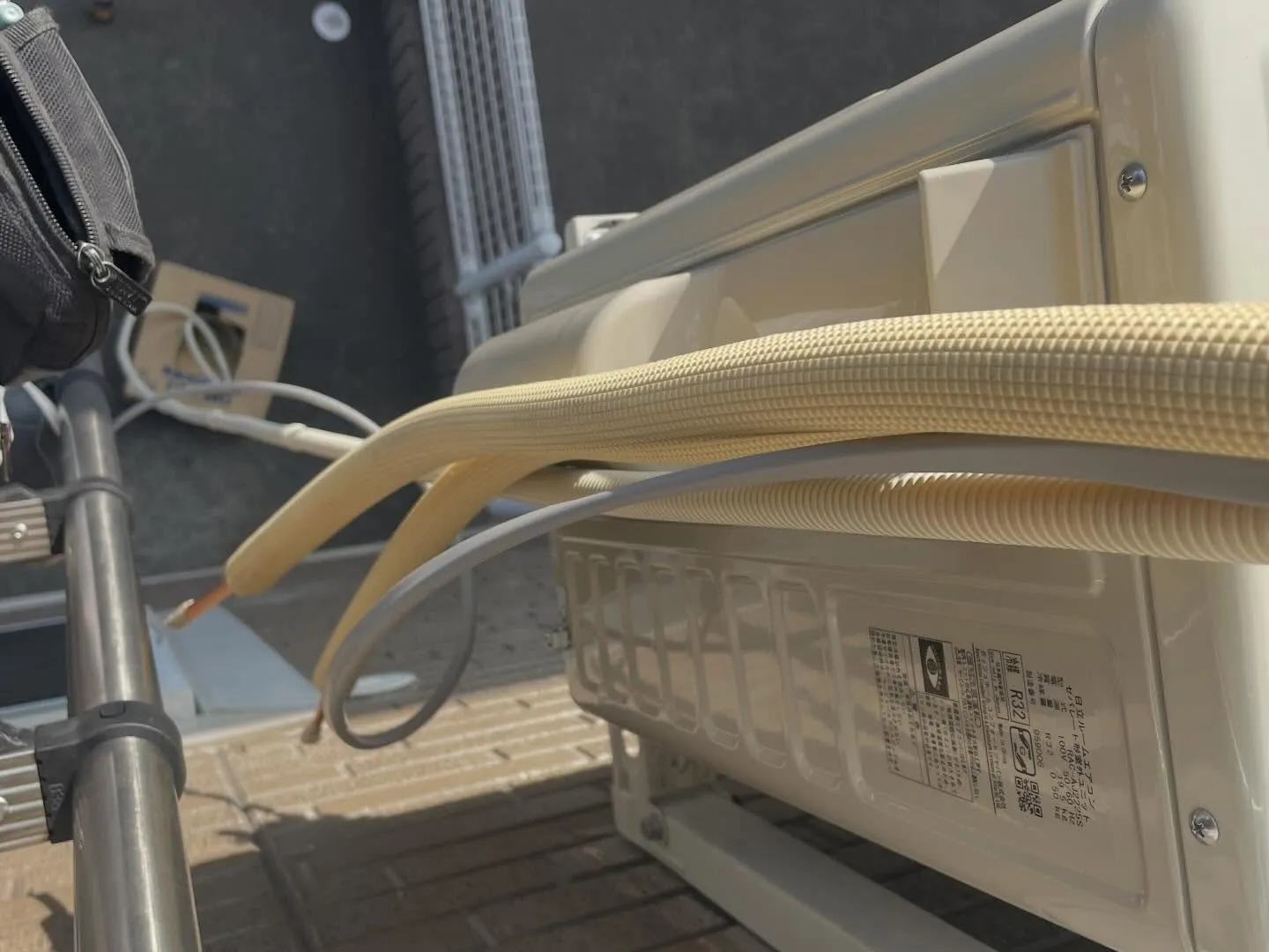 本日もエアコンの取付をさせて頂きました😊