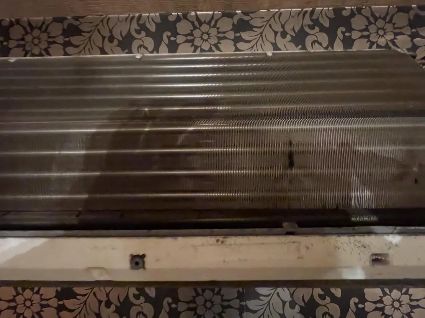 本日もエアコンクリーニングをさせて頂きましたが、風が出ないほ...