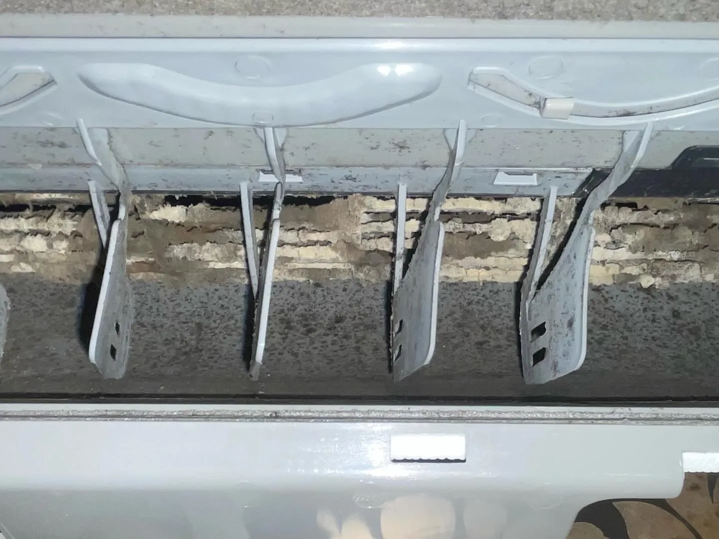 本日もエアコンクリーニングをさせて頂きましたが、風が出ないほ...