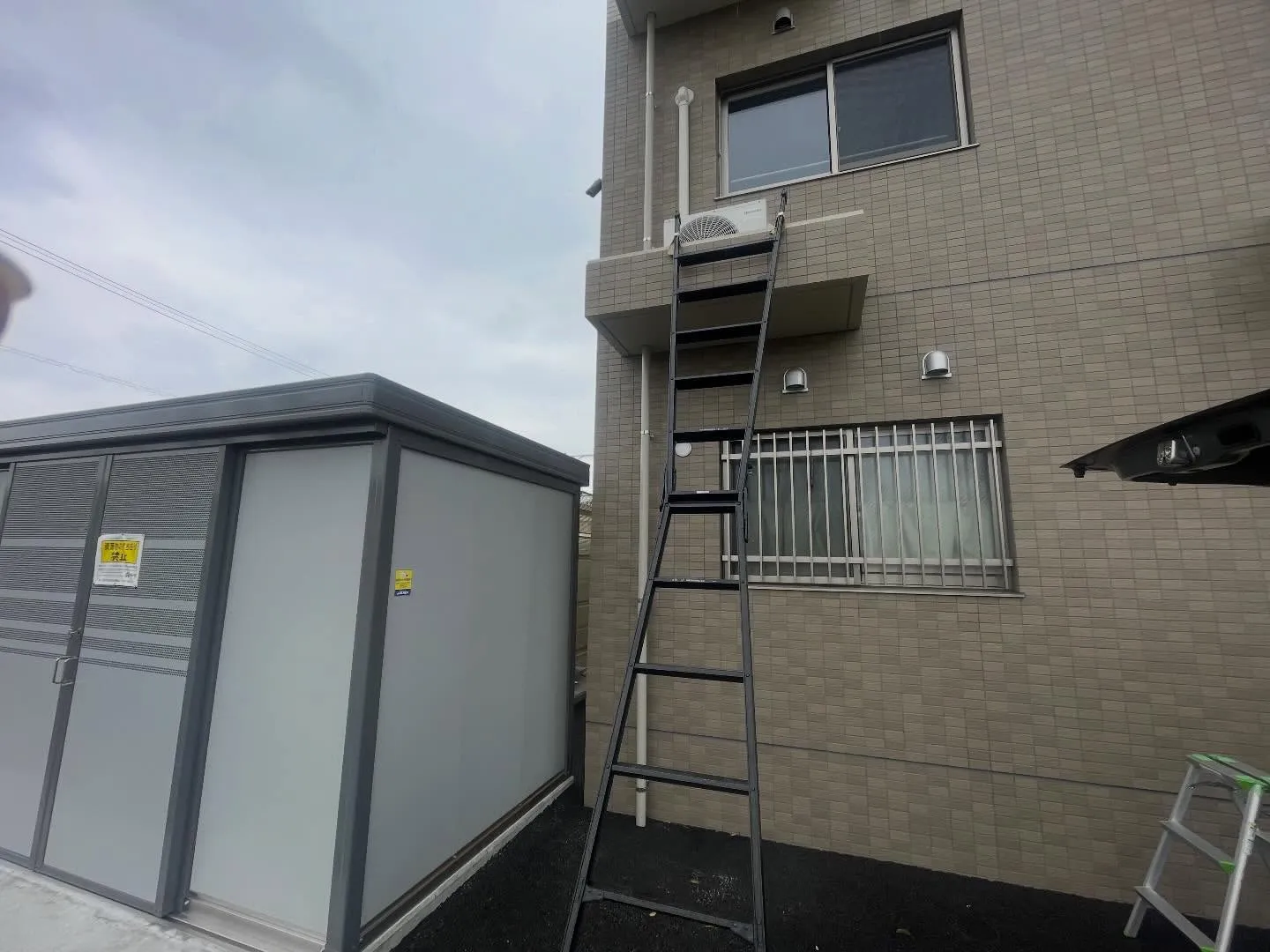 本日はルールエアコンの取付をさせて頂きました。